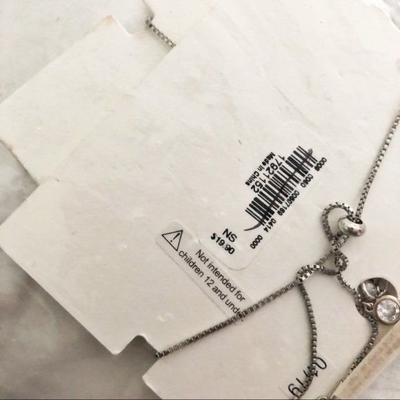 Express silver cubic zirconia dainty bracelet - Picture 3 of 3